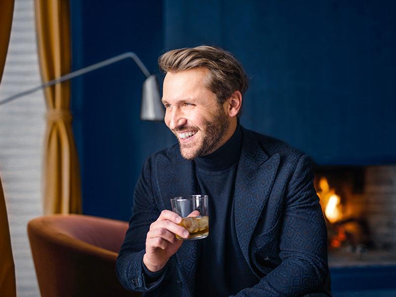 How to Drink Like a Gentleman? - GiftShire
