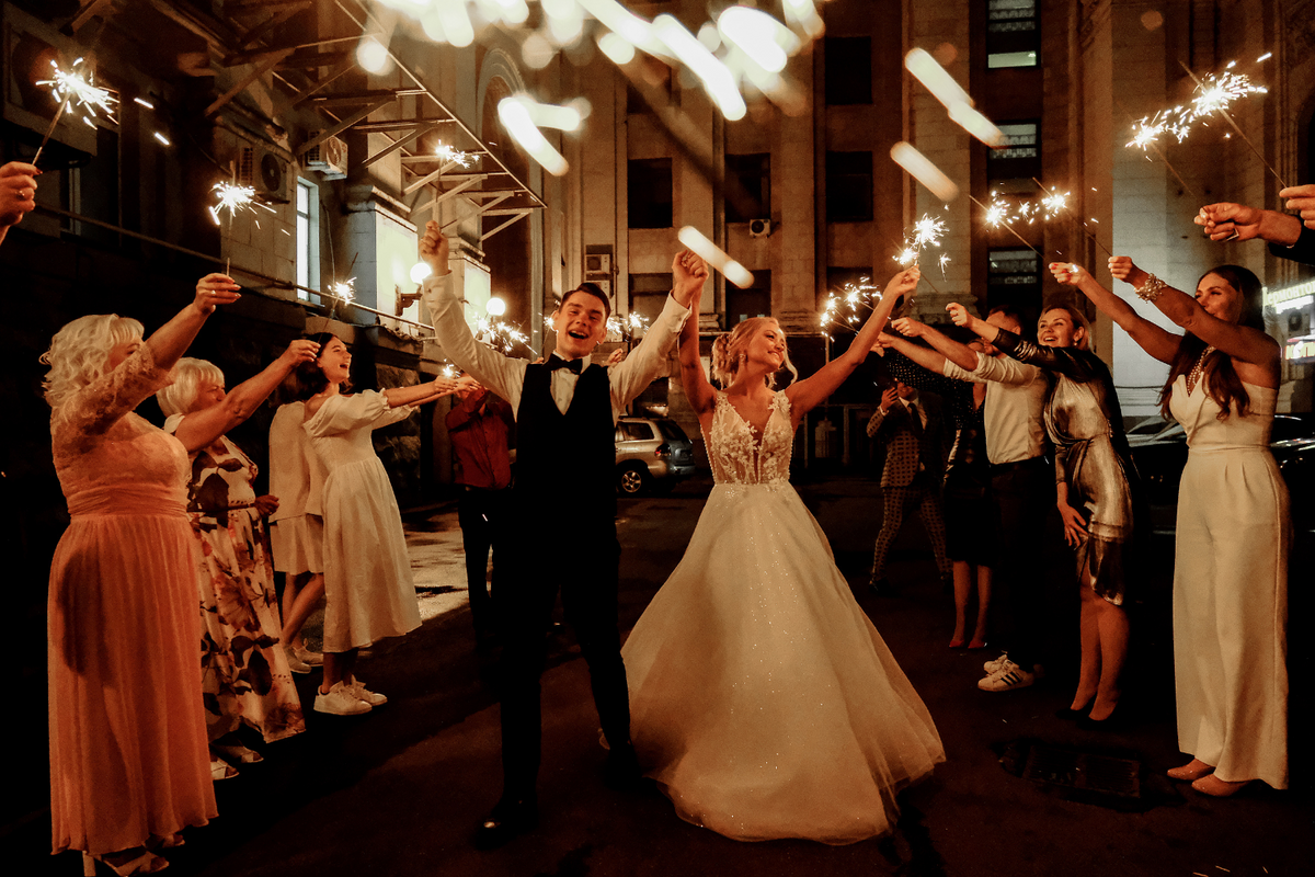 How To Set The Perfect Wedding Playlist?