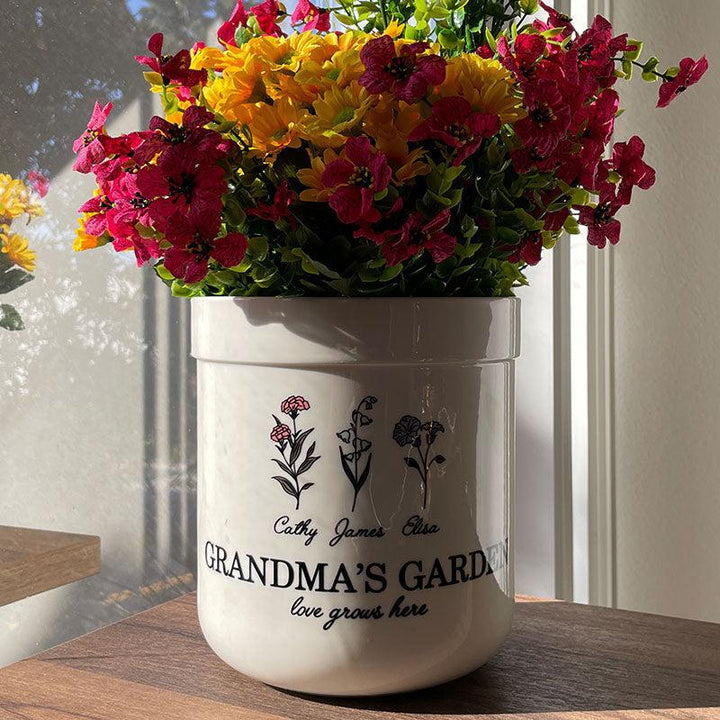 granny plant pot Grandma's Custom Garden Flower Pot – GiftShire