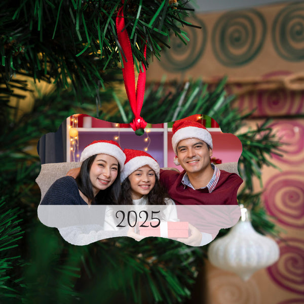 Wavy Frame Ornament